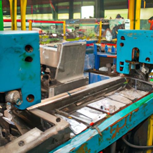 स्टील रेन गटर रोल बनाने की मशीन उत्पादन लाइन कार्बन गैल्वेनाइज्ड के स्टाइल डाउनस्पाउट एल्बो पाइप गटर बनाने की मशीन धातु जल संग्रह टैंक